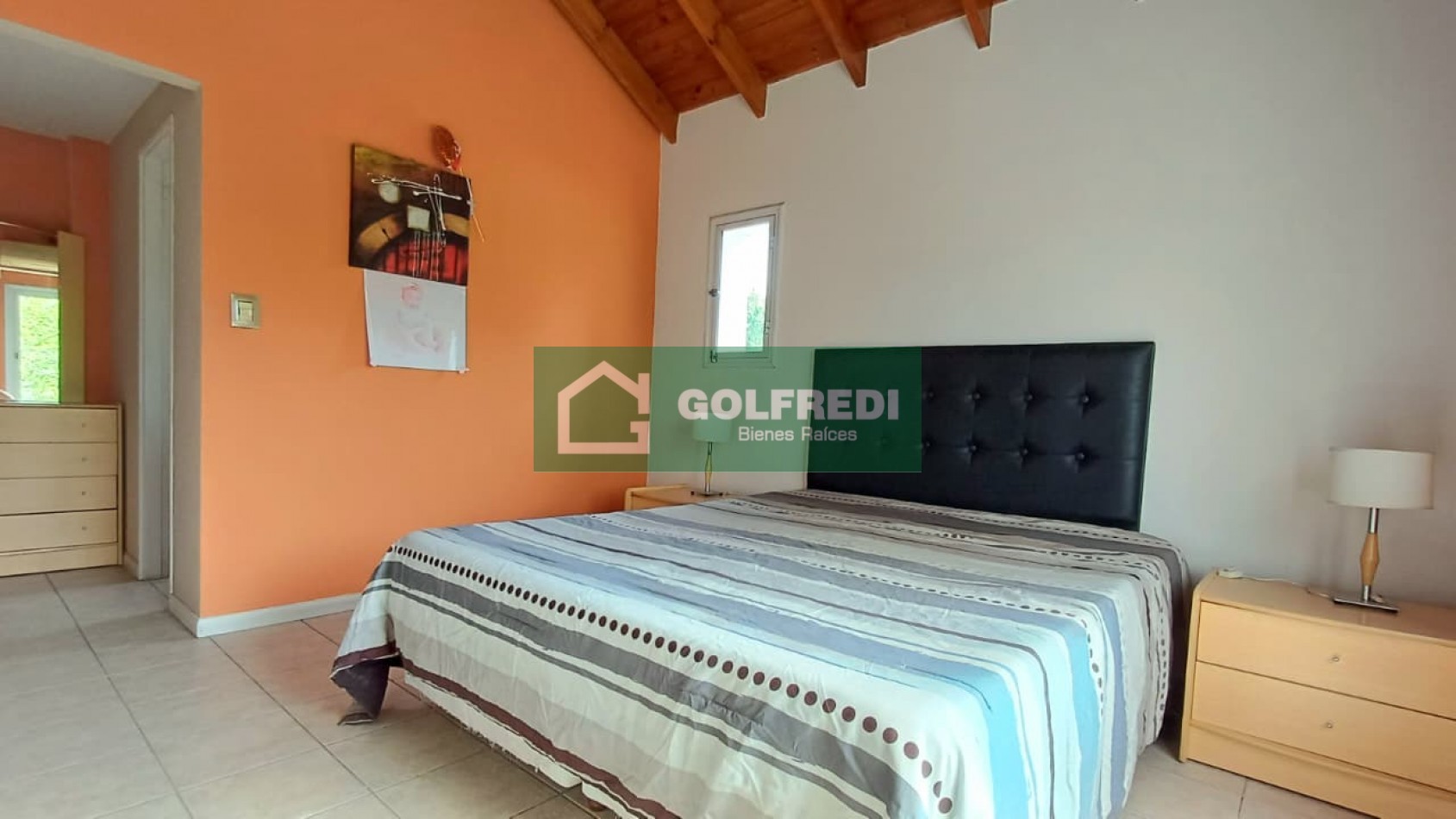 Casa 4 ambientes en Barrio Cerrado