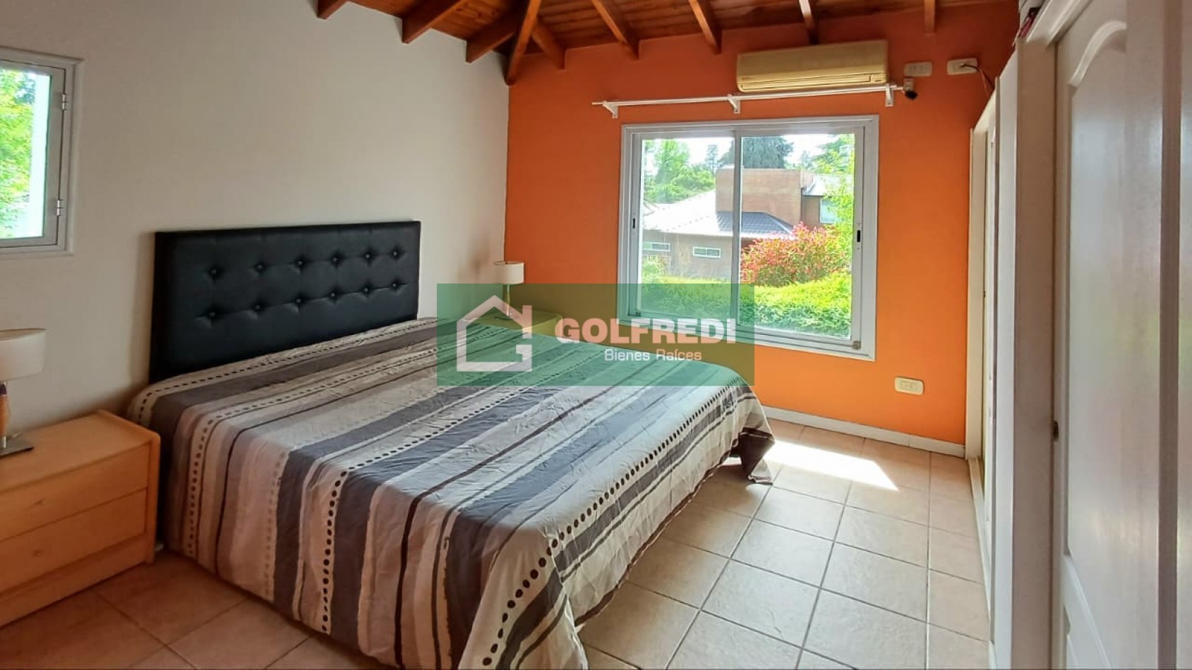 Casa 4 ambientes en Barrio Cerrado