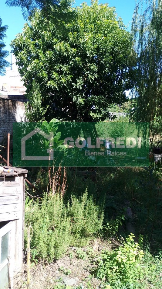 Propiedad en amplio lote