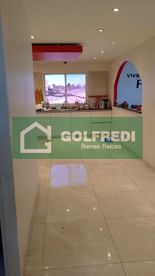 Local, Deposito y Departamentos en Bloque