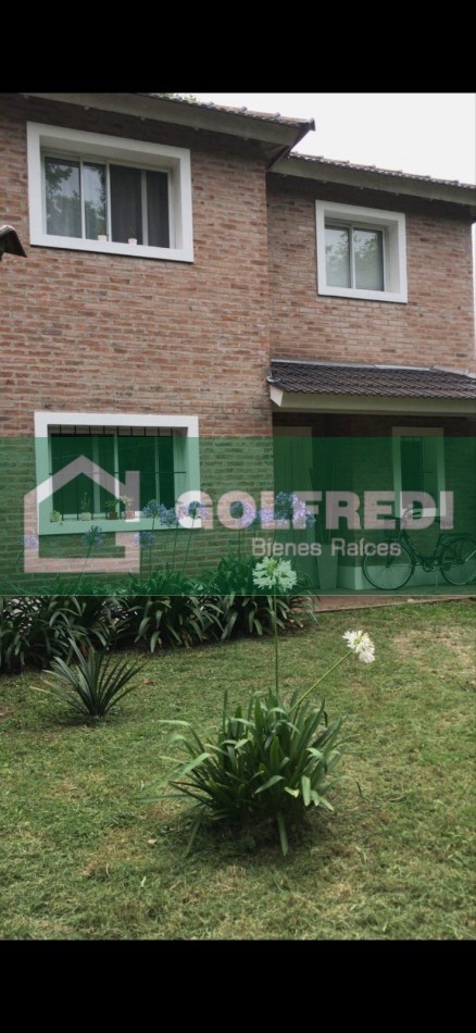 Casa 4 ambientes en Barrio Cerrado