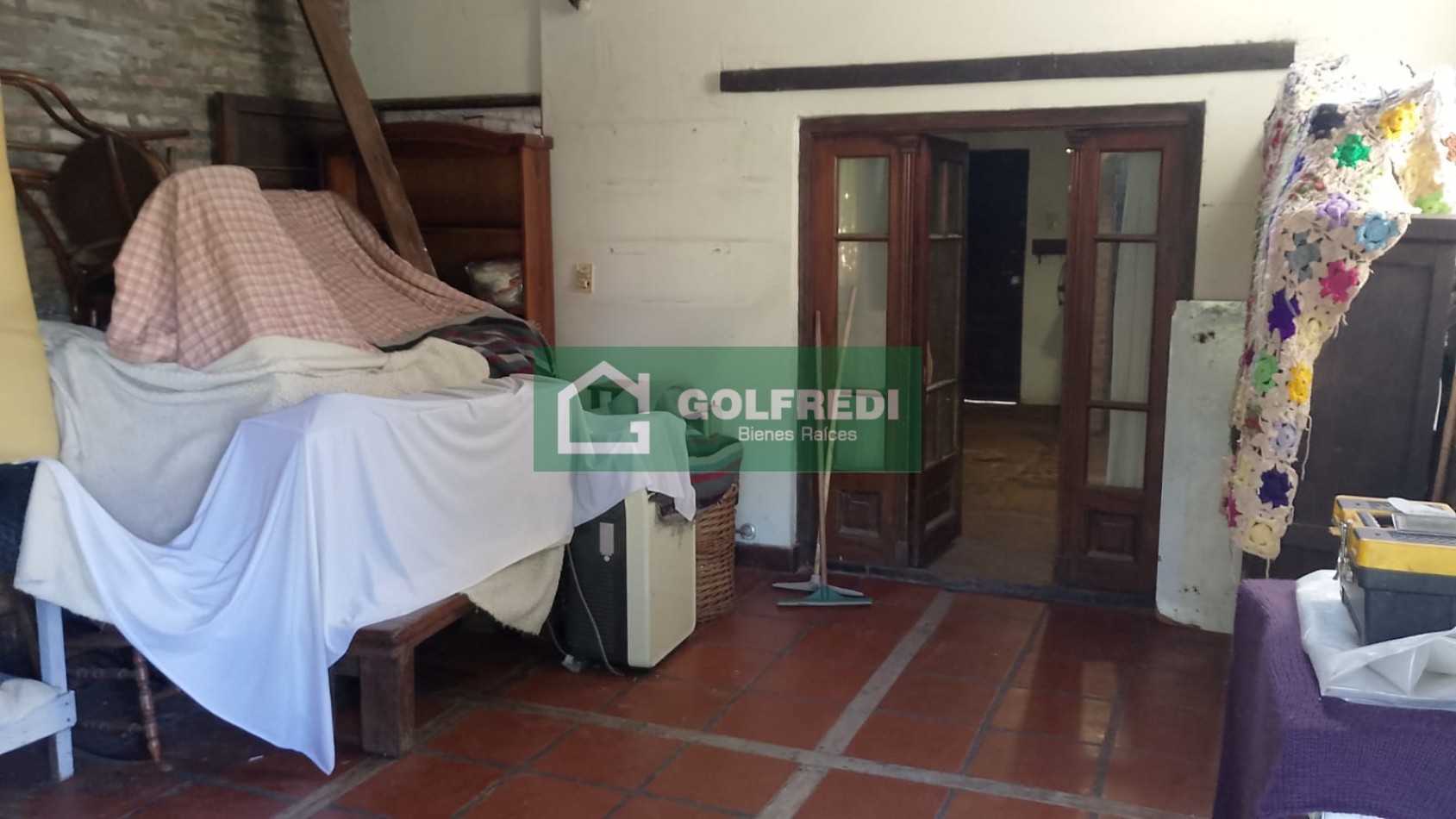 Propiedad en amplio lote