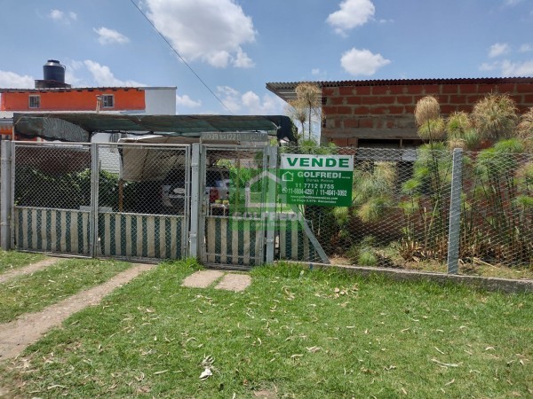 Terreno con dos casas en Benavidez