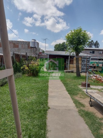 Terreno con dos casas en Benavidez