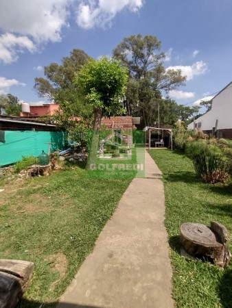 Terreno con dos casas en Benavidez