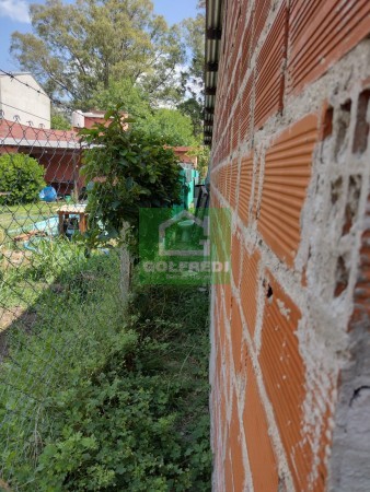 Terreno con dos casas en Benavidez