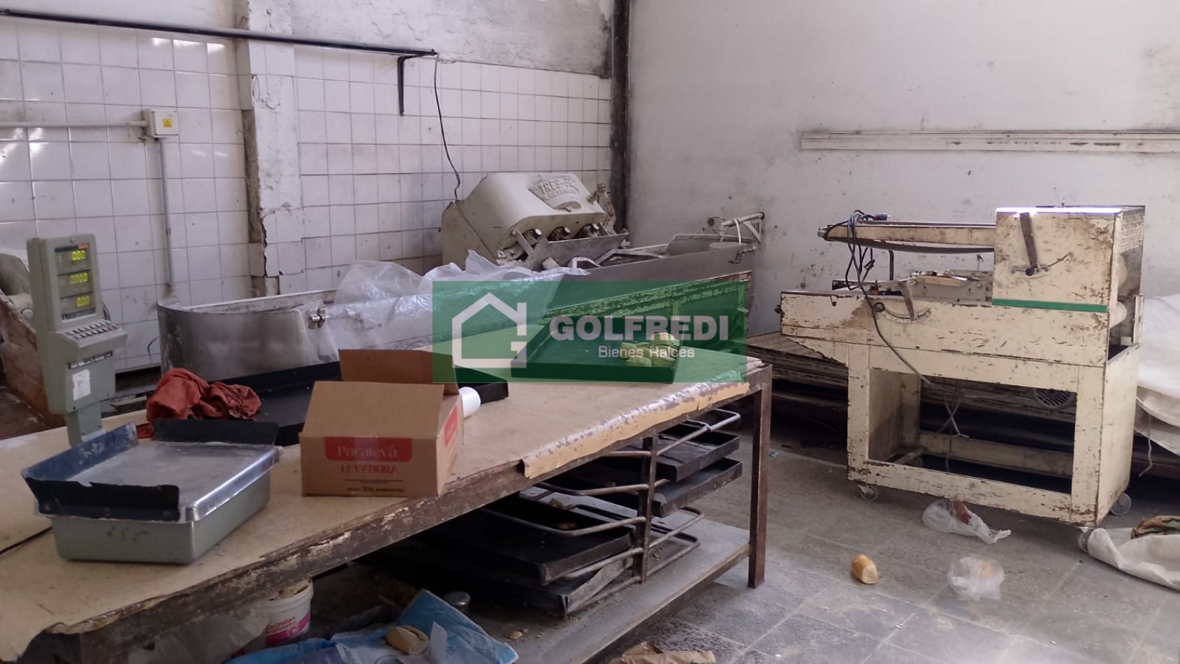 Local, Deposito y Departamentos en Bloque