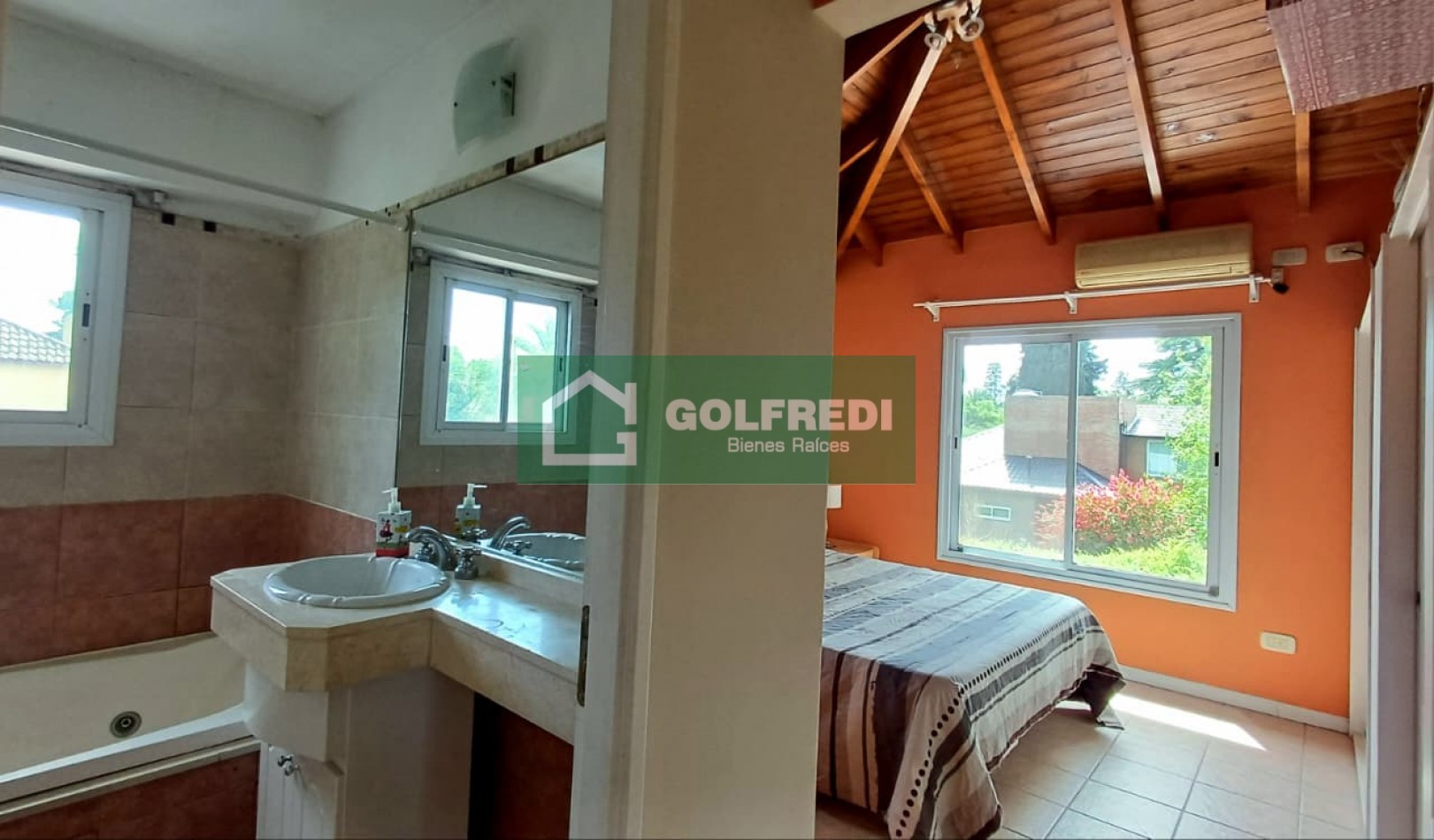 Casa 4 ambientes en Barrio Cerrado