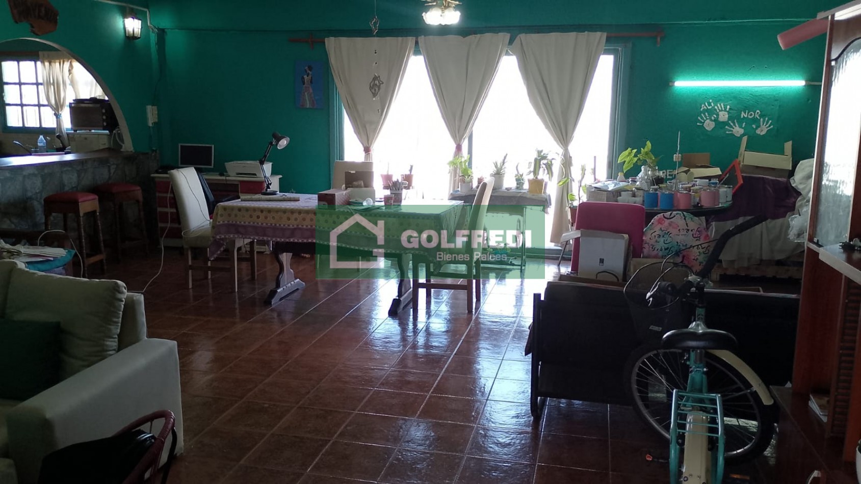 Local, Deposito y Departamentos en Bloque