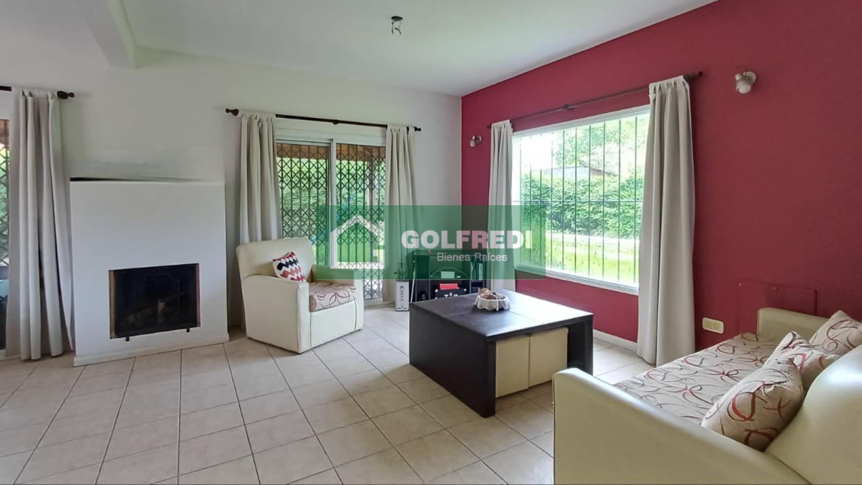 Casa 4 ambientes en Barrio Cerrado