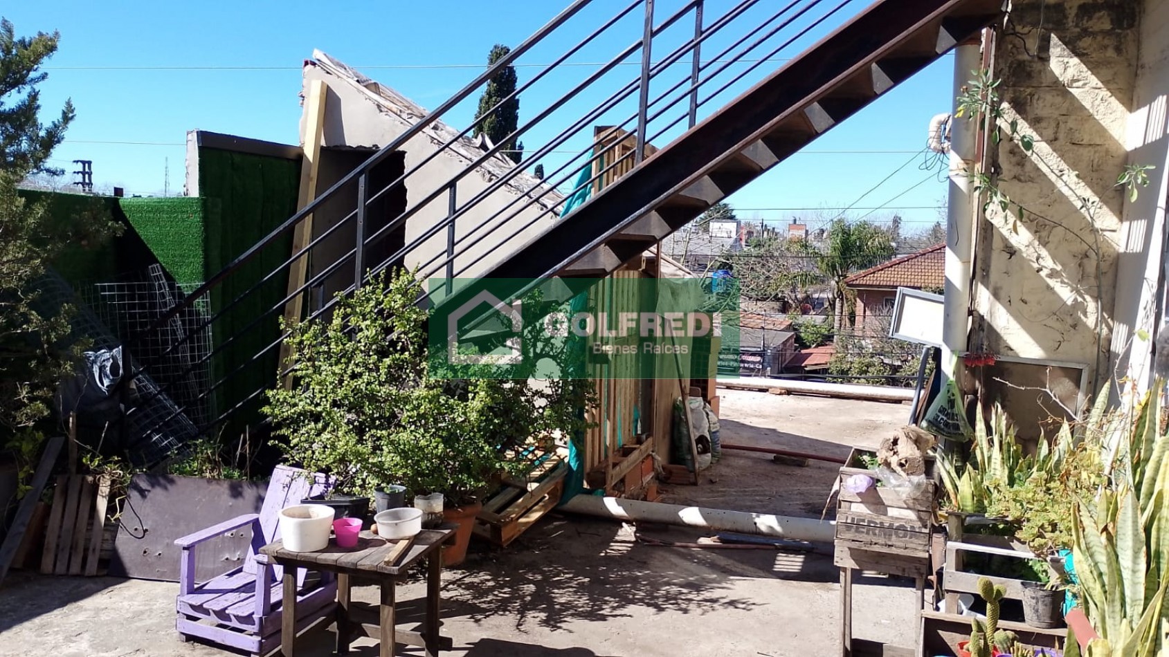 Local, Deposito y Departamentos en Bloque