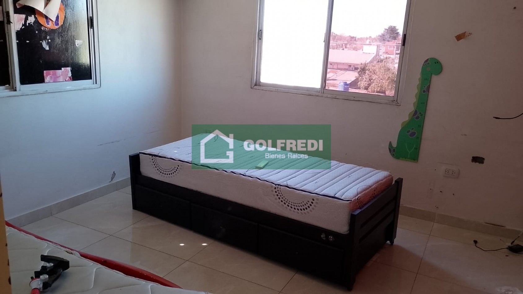 Local, Deposito y Departamentos en Bloque