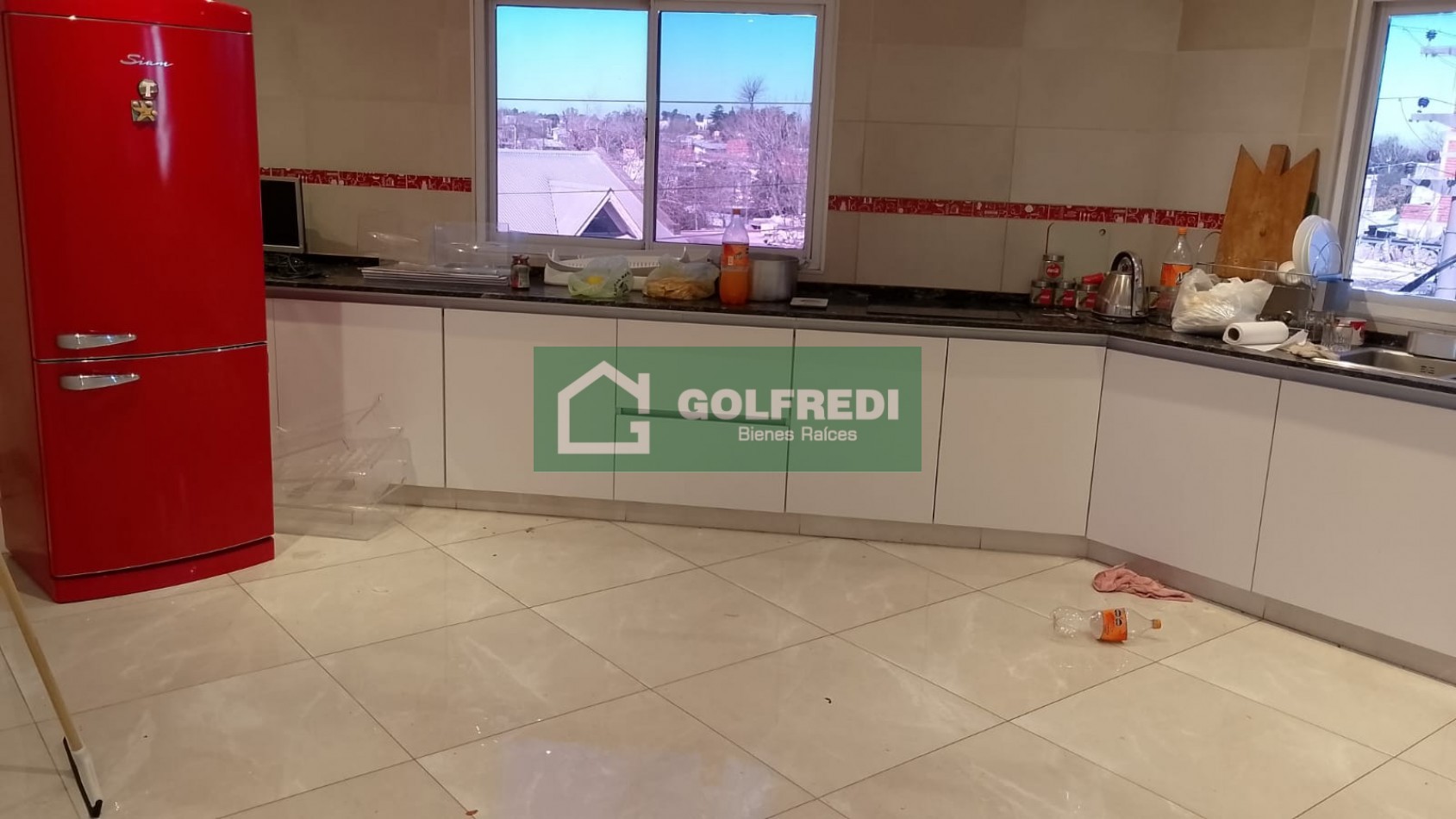 Local, Deposito y Departamentos en Bloque