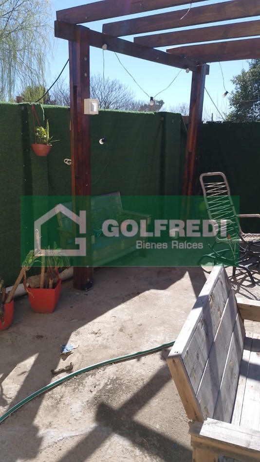 Local, Deposito y Departamentos en Bloque