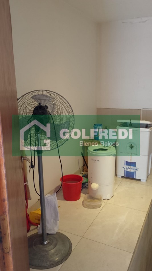 Local, Deposito y Departamentos en Bloque