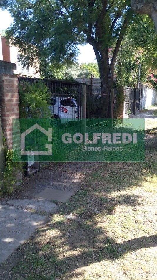 Propiedad en amplio lote