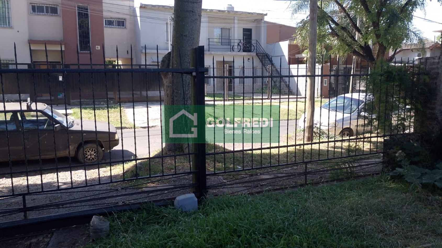 Propiedad en amplio lote