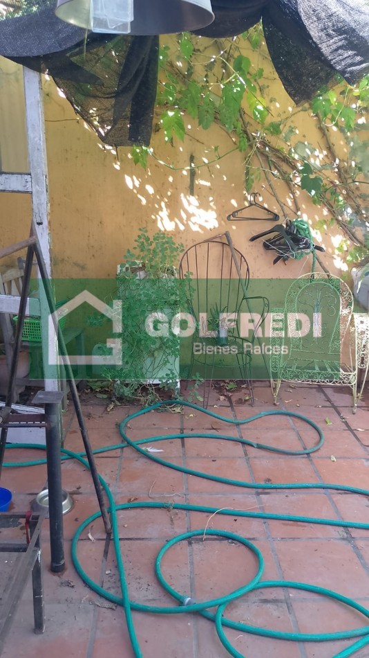 Propiedad en amplio lote