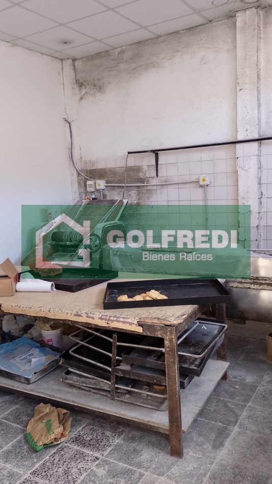 Local, Deposito y Departamentos en Bloque