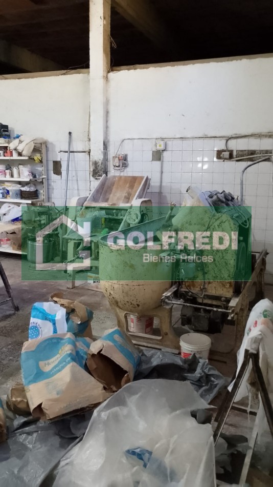 Local, Deposito y Departamentos en Bloque